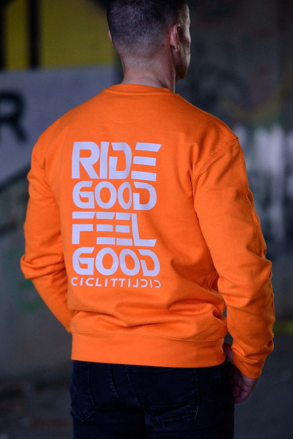 sudadera-escudo-orange-crema-Ciclit