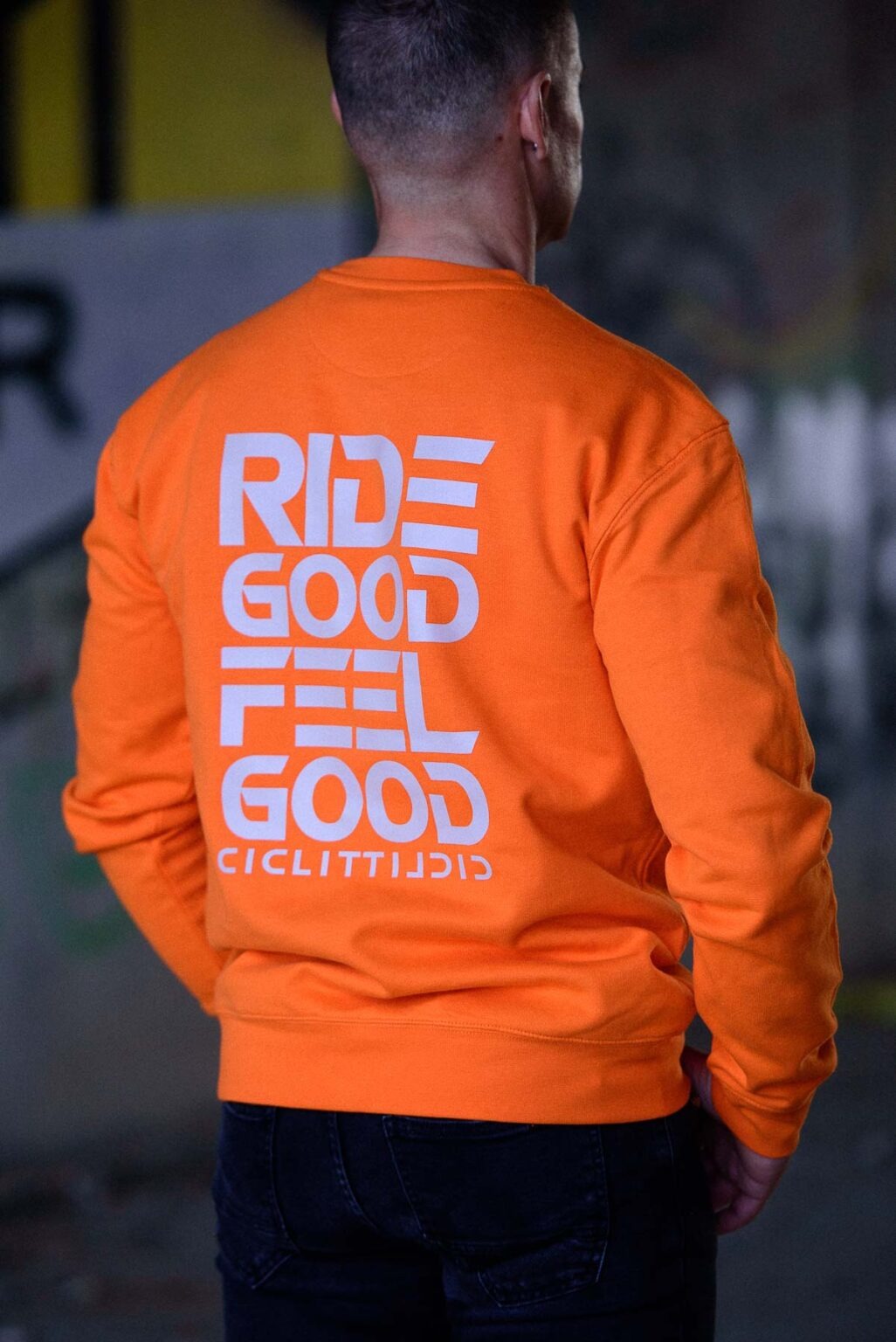 sudadera-escudo-orange-crema-Ciclit